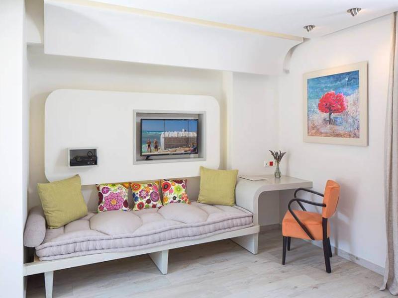 Kouros Art Hotel
