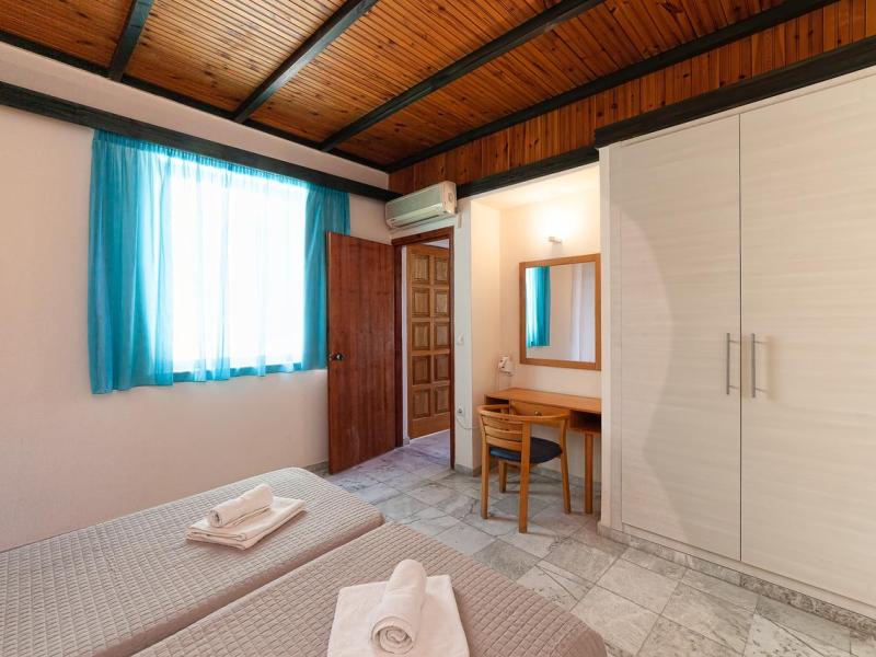 Olympic Suites Hotel Apartments (Olympic II)