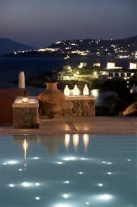 Bill & Coo Suites And Lounge