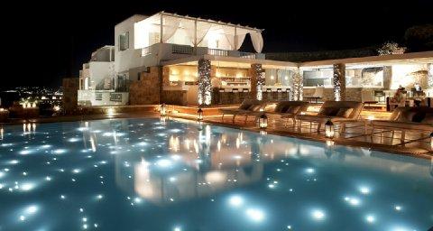 Bill & Coo Suites And Lounge