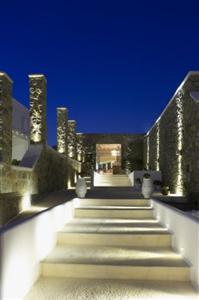 Bill & Coo Suites And Lounge