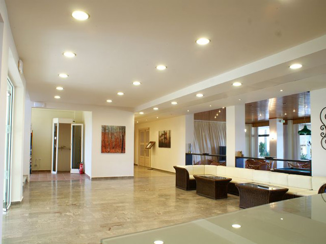 Cavomarina Beach Hotel