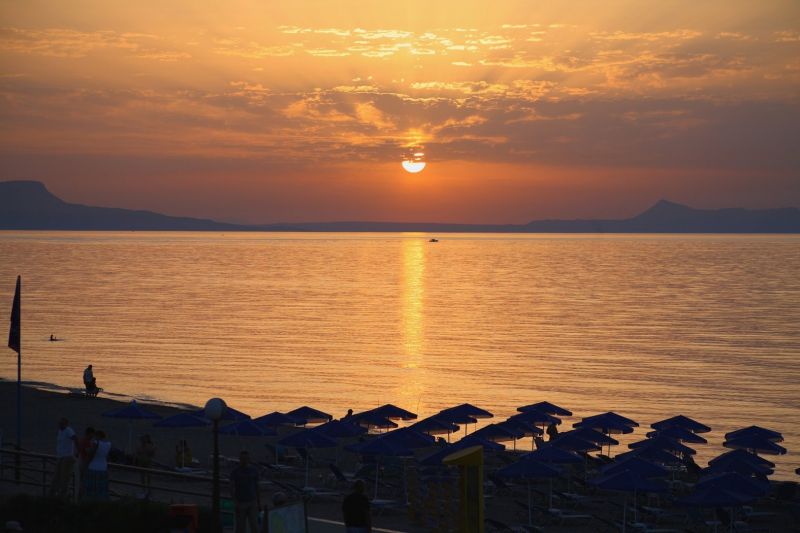 Esperia Beach Apartments & Suites