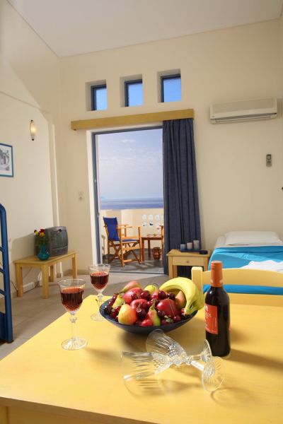 Esperia Beach Apartments & Suites