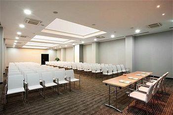 Holiday Inn Genoa City