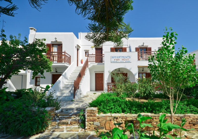 Birikos Studios & Apartments