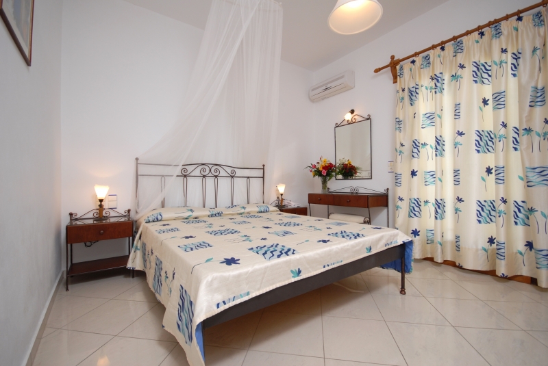 Birikos Studios & Apartments