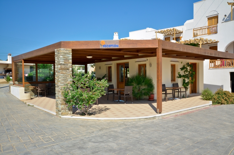 Birikos Studios & Apartments