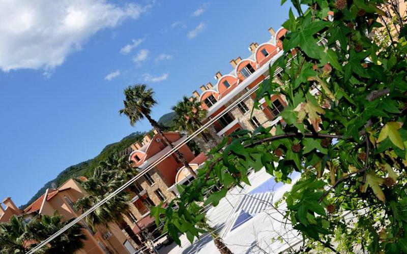 Club Dena Apartments