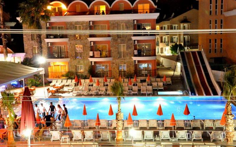 Club Dena Apartments