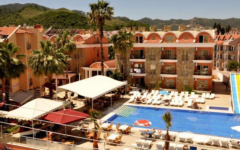 Club Dena Apartments