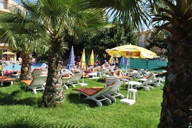 Club Dena Apartments