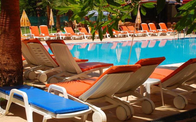 Club Dena Apartments