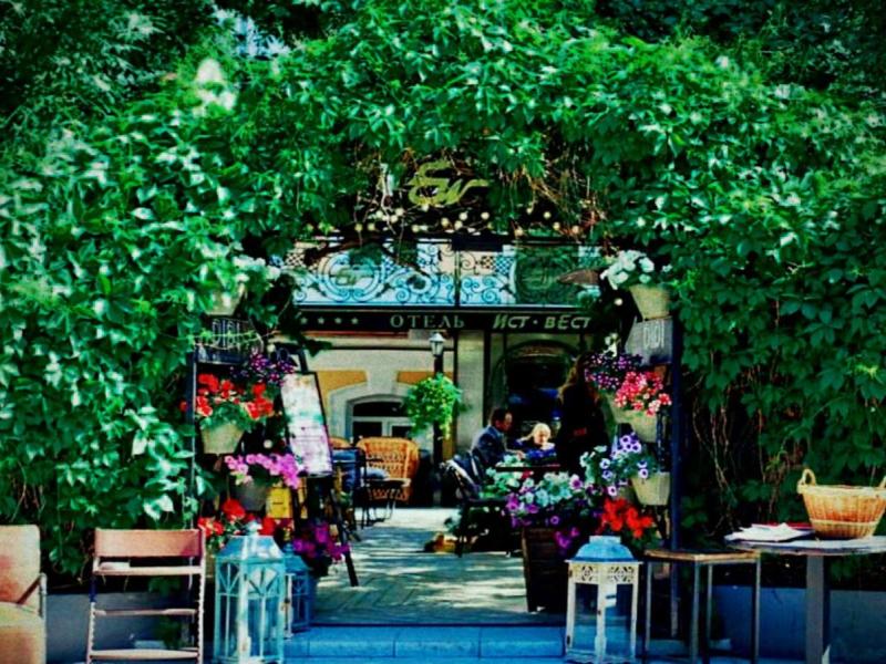 Ист-Вест Отель