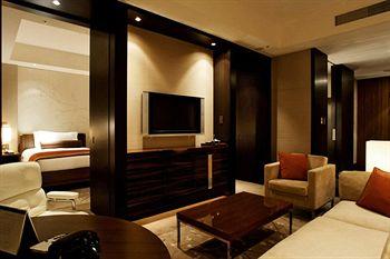 Отель Conrad Tokyo Япония, Токио, фото 16