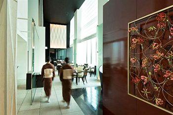 Отель Conrad Tokyo Япония, Токио, фото 10