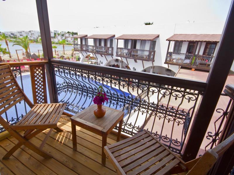 Costa Bitezhan Hotel