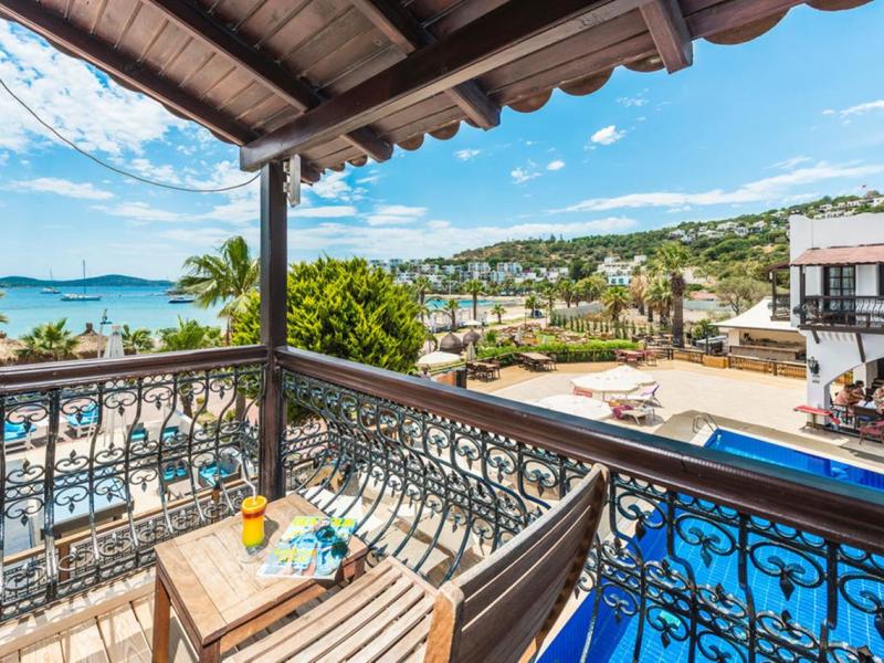 Costa Bitezhan Hotel