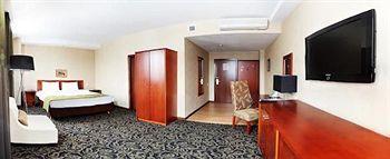 Benefit Plaza Congress Hotel