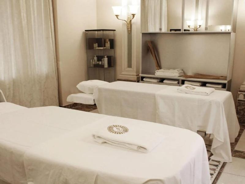 Taleon Imperial Hotel