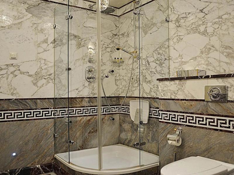 Taleon Imperial Hotel