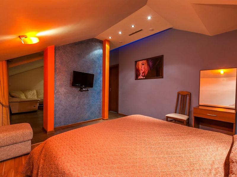 Cron Hotel