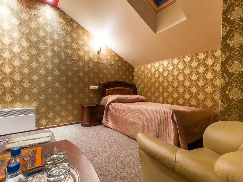 Cron Hotel