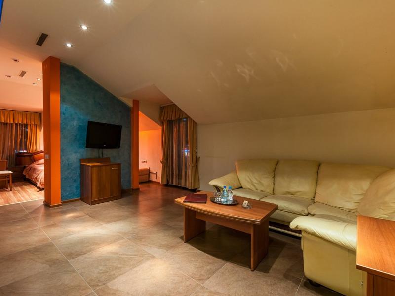 Cron Hotel