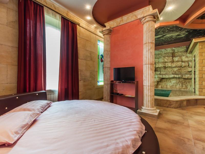 Cron Hotel