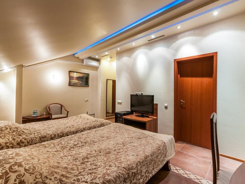 Cron Hotel