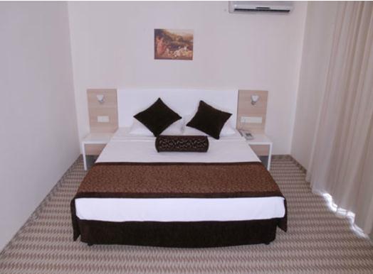 White Boutique Hotel