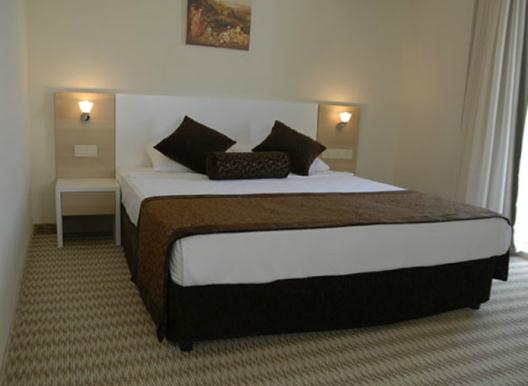 White Boutique Hotel