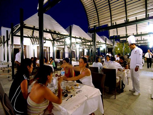 Santa Family Club Hotel