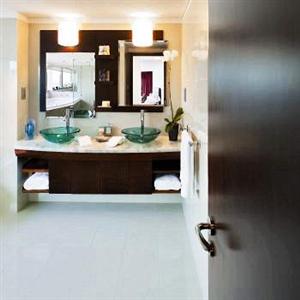 Jumeirah Living World Trade Centre Residence