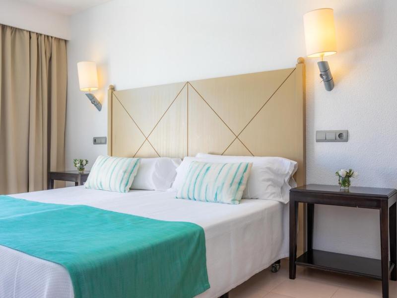 Blau Punta Reina Resort