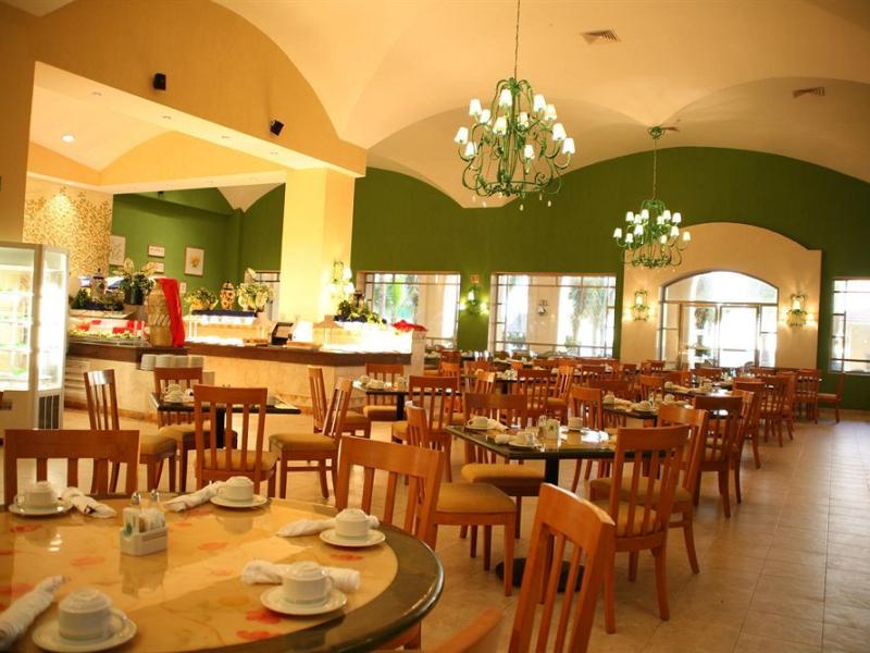 Gr Solaris Cancun