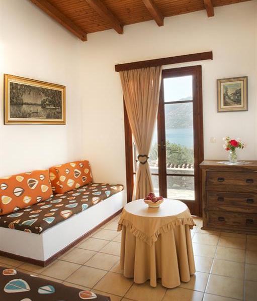 Kotronas Bay Hotel