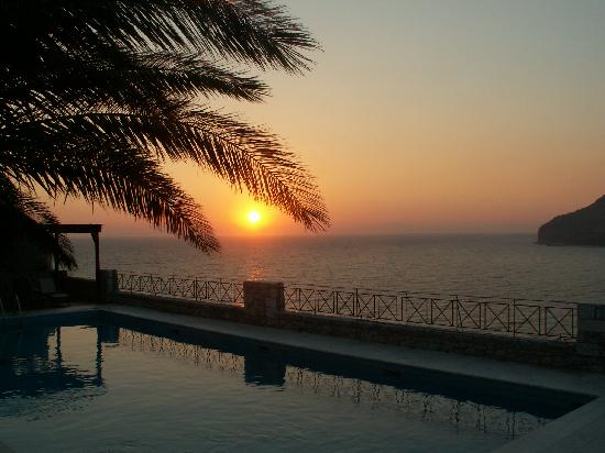 Limeni Village Hotel