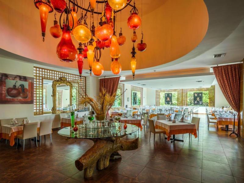 Blue Bay Grand Esmeralda