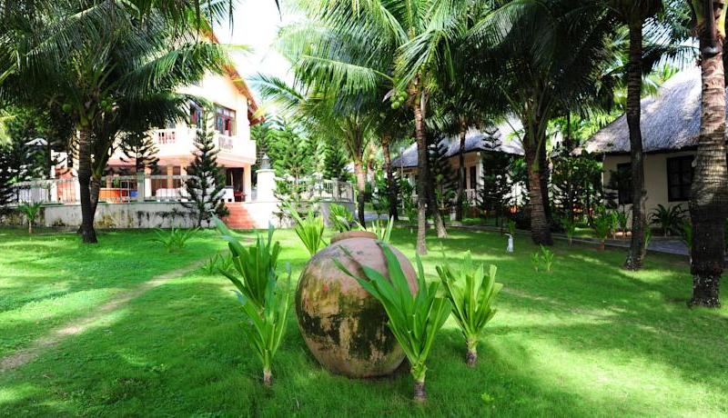 L`Azure Resort and Spa