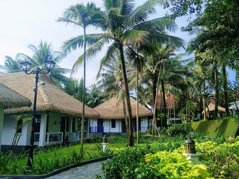 L`Azure Resort and Spa