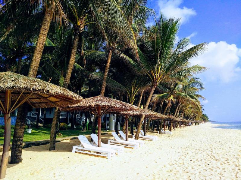 L`Azure Resort and Spa