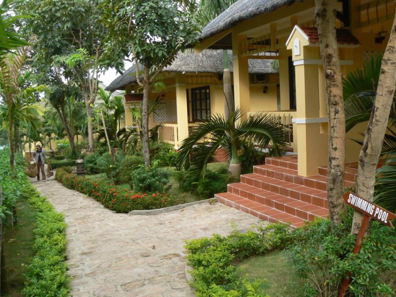 L`Azure Resort and Spa