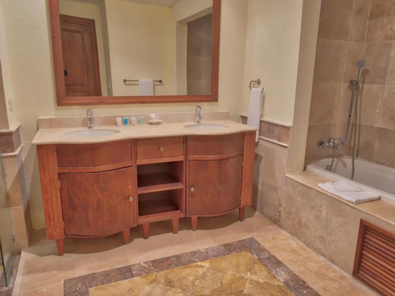 Xeliter Golden Bear Lodge & Golf