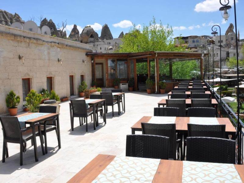 Blue Moon Cave Hotel