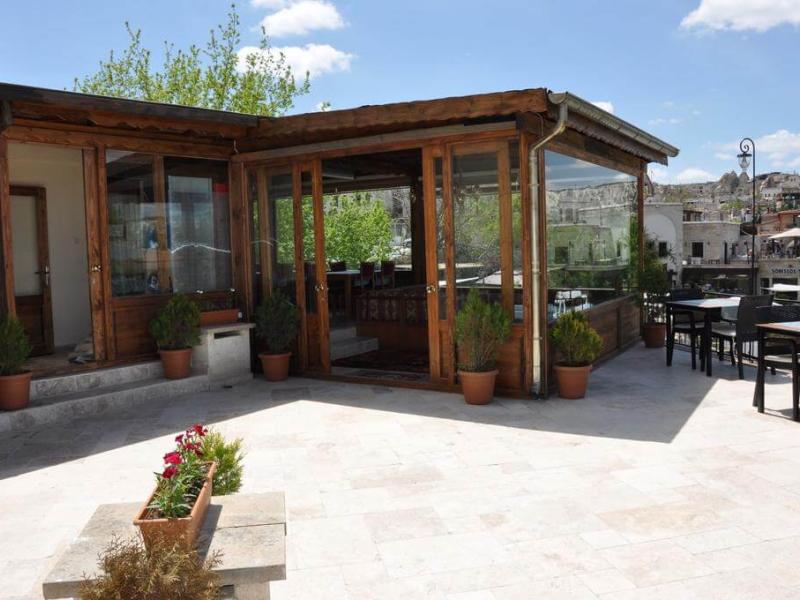 Blue Moon Cave Hotel