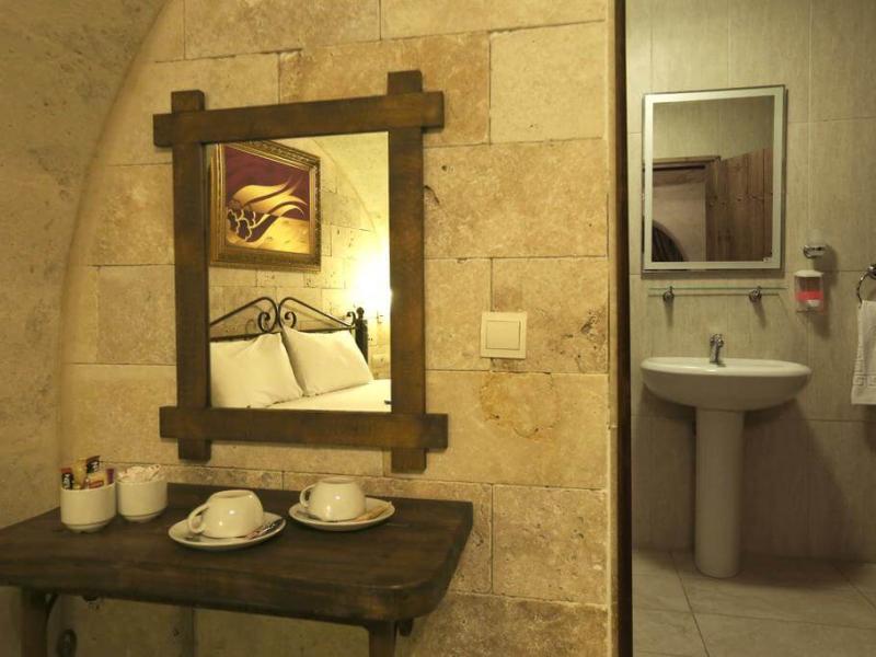 Blue Moon Cave Hotel