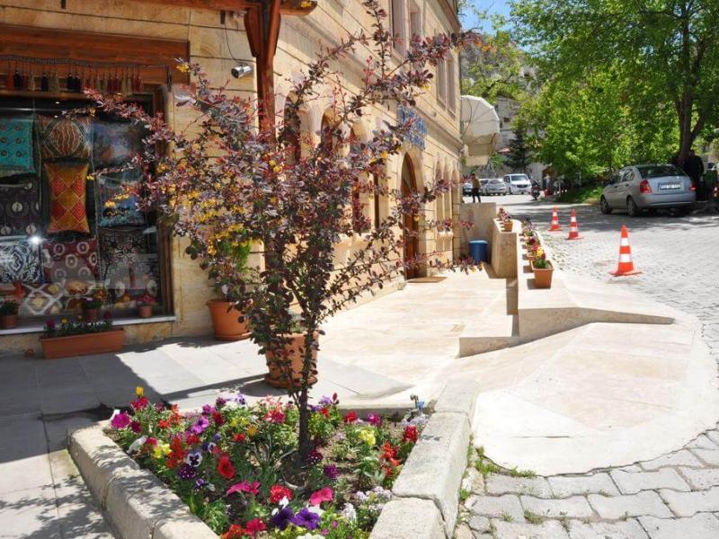 Blue Moon Cave Hotel