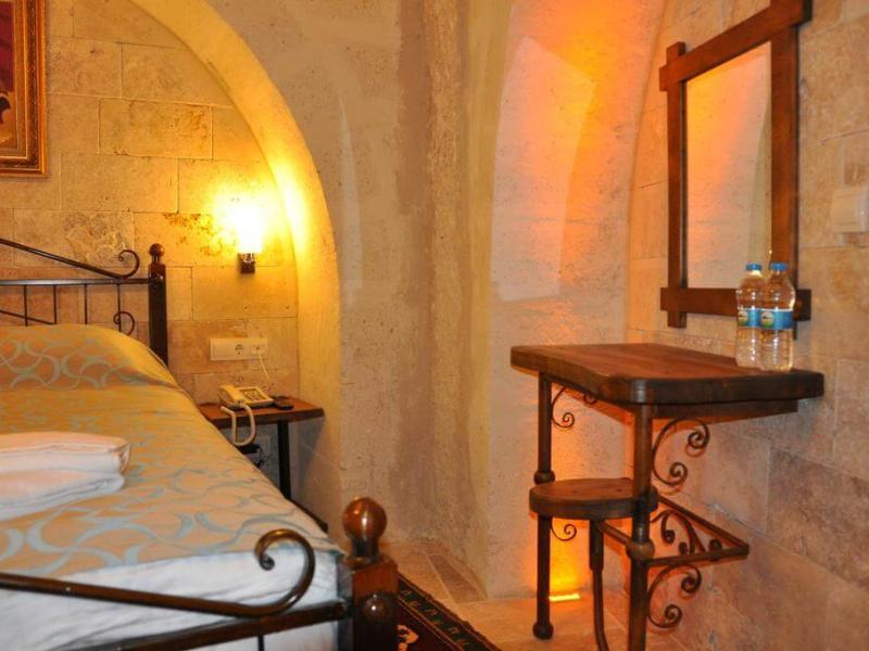 Blue Moon Cave Hotel