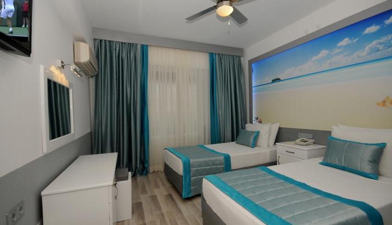 Blue Palace Hotel & Family